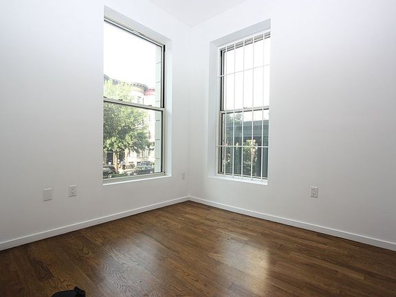 4th image of 1284 Pacific St #2AA