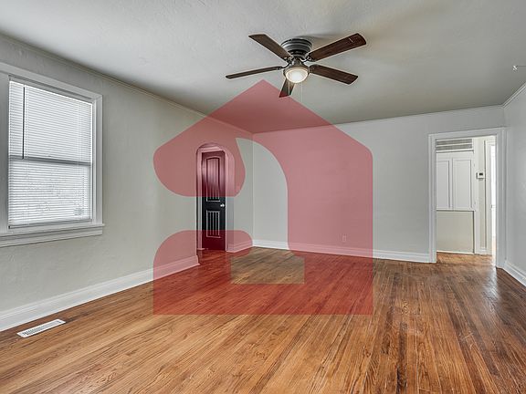 2nd image of 704 NW 92nd St APT B