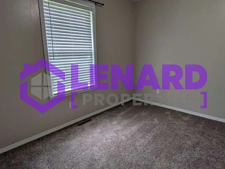 2406 Colton — Photo 16