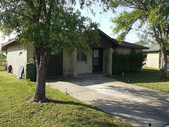 3rd image of 168 Lantana Cir