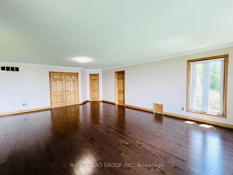 42 Metropolitan Cres — Photo 5