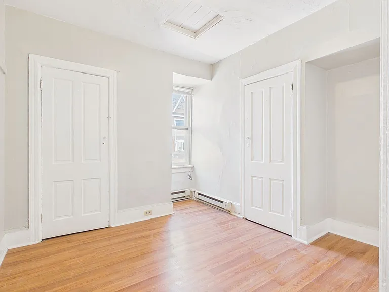 1528 Green St — Photo 6