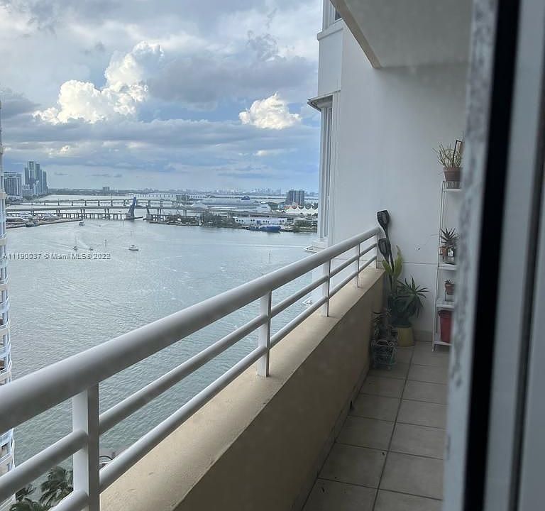 1st image of 808 Brickell Key Dr APT 2107