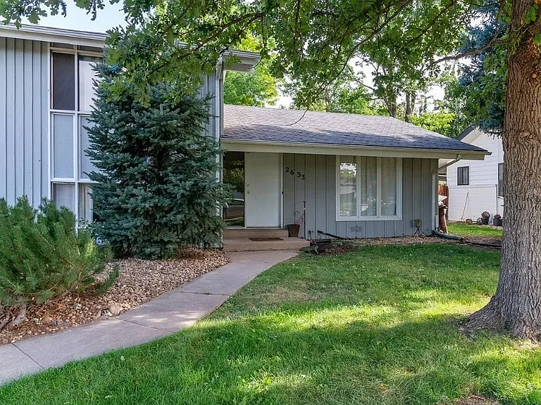 2633 Sherwood Cir — Photo 7