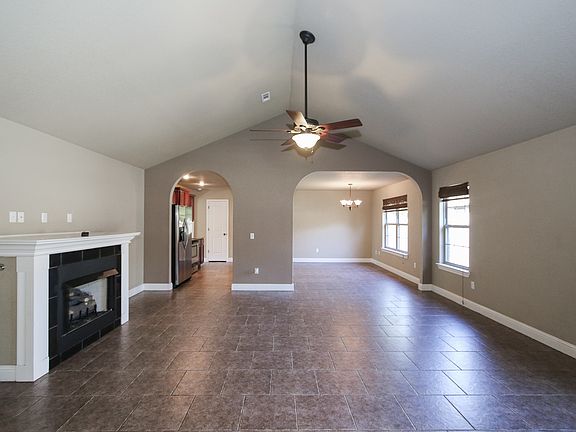 2nd image of 957 S Hoddle Pl
