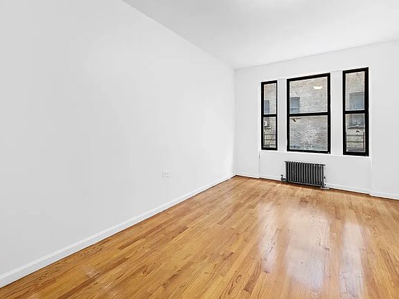 2nd image of 48 Saint Nicholas Pl #49