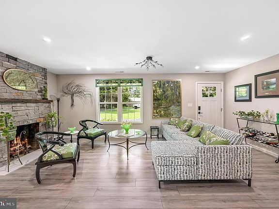 5th image of 120 Lakeview Dr