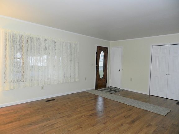 2nd image of 40 7th St