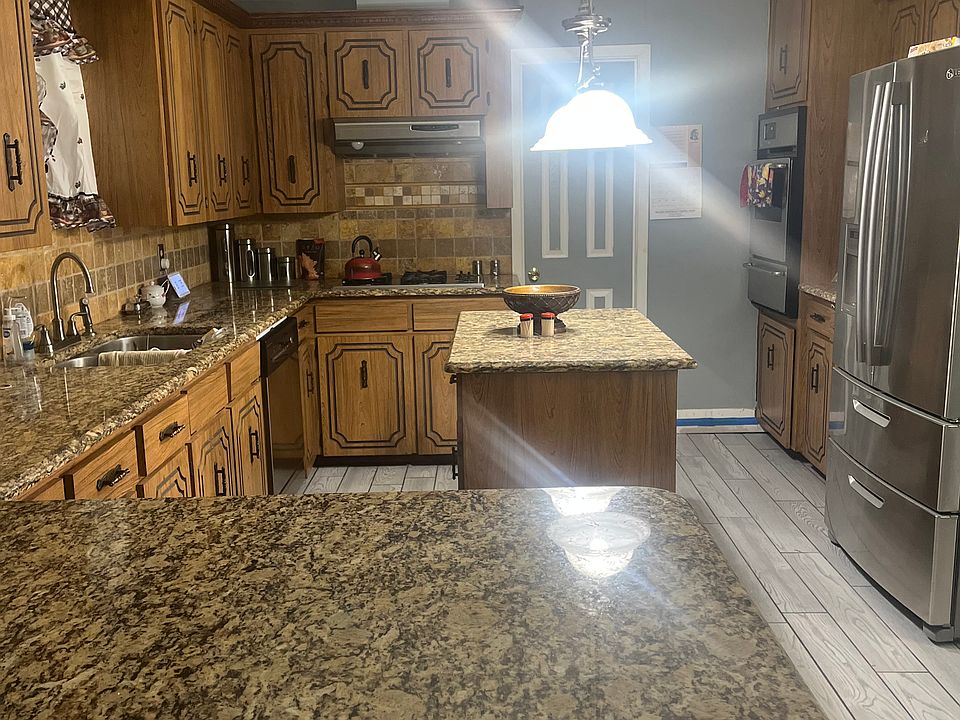 2nd image of 8913 Sharon Hills St