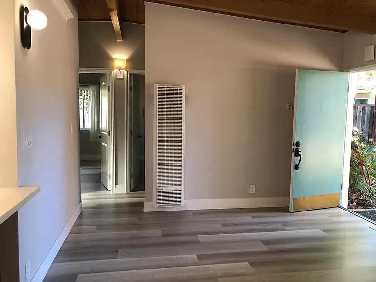 2048 Oberlin St — Photo 3