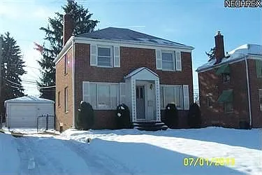 18308 Waterbury Ave photo 1