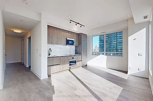 108 Peter St Photo 1