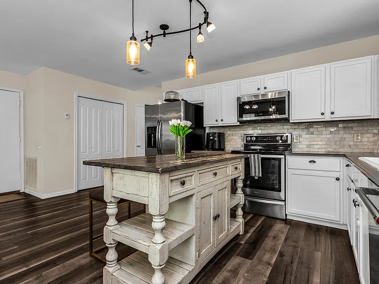 1104 Centennary Dr — Photo 24