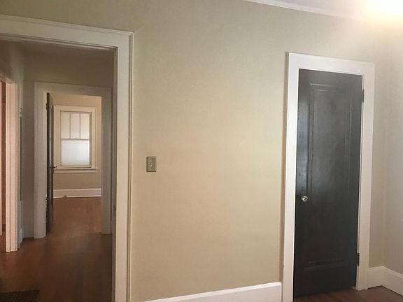 5th image of 1528 Crosby St #1