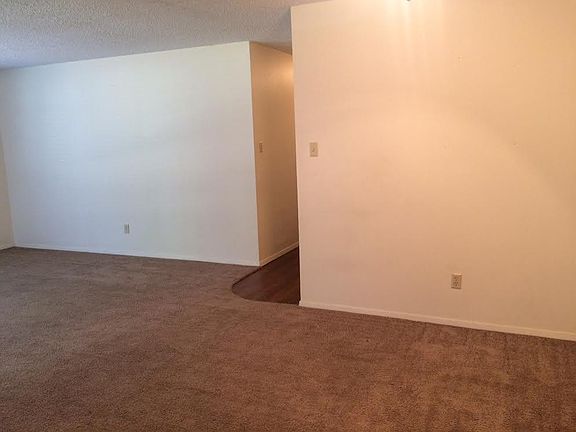 3rd image of 1611-1613 Hughey Dr