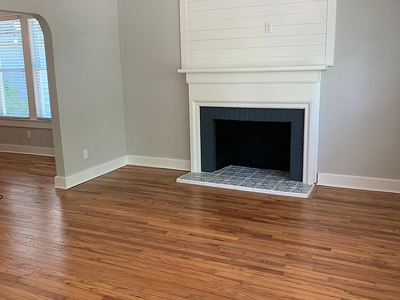 5th image of 1126 Crestview Ave