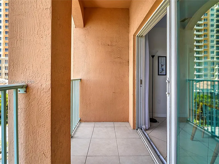 2280 SW 32nd Ave #403 — Photo 9