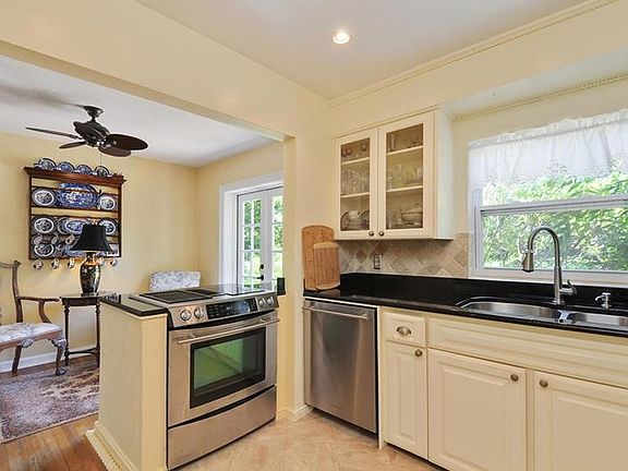 5th image of 1525 Berkshire Ave