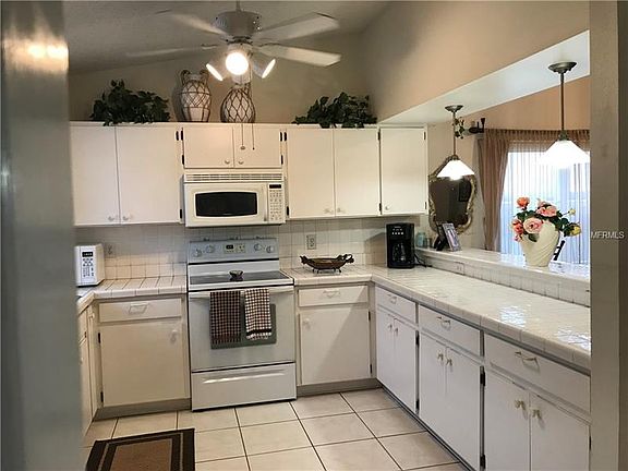5th image of 11219 Thicket Ct