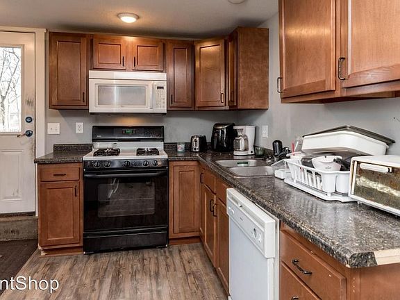 2nd image of 1202 Park Ave