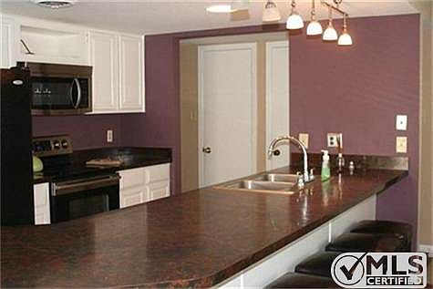4th image of 430 Yacht Club Dr APT F
