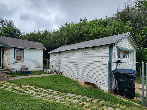 3rd image of 3013 SW 15th St