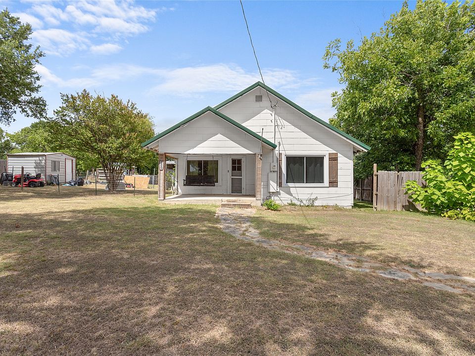 1st image of 200 S Cleveland