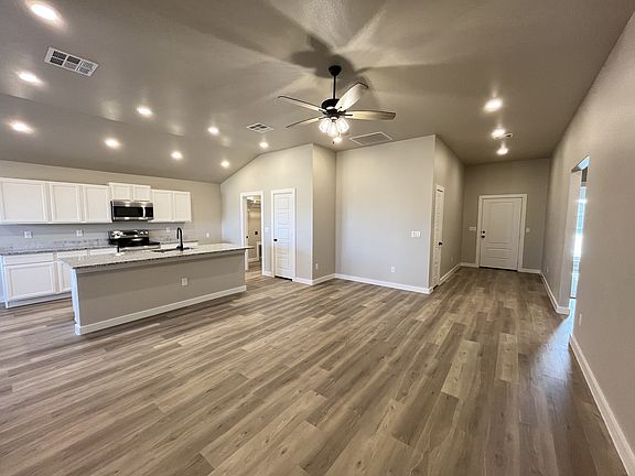 5th image of 1302 Ross Ave