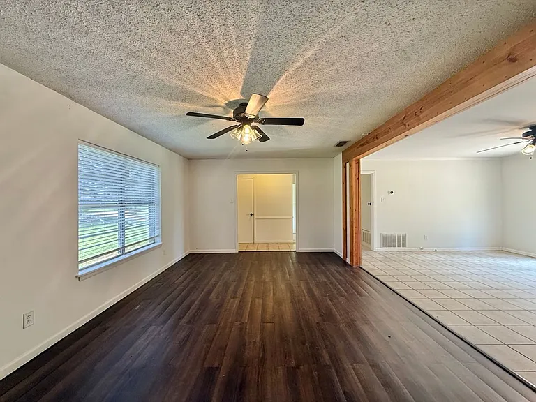 7618 Brookhollow Dr — Photo 3