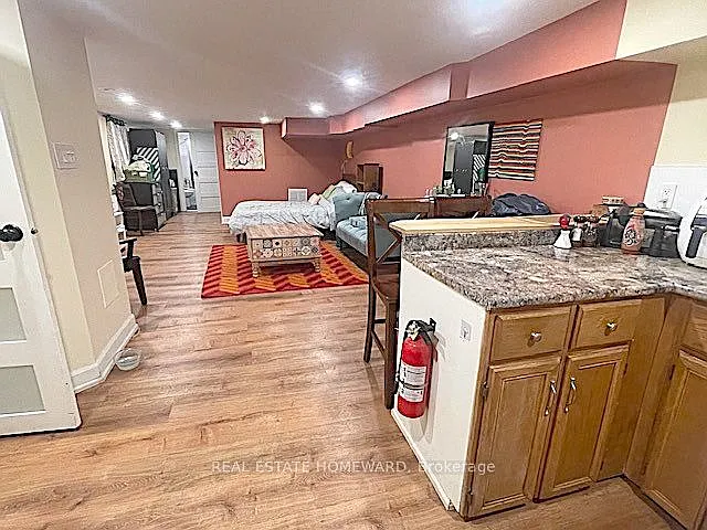 29 Appleton Ave — Photo 42