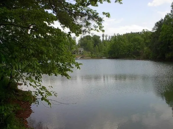 250 Clear Pointe Rd, Lynch Station, VA 24571