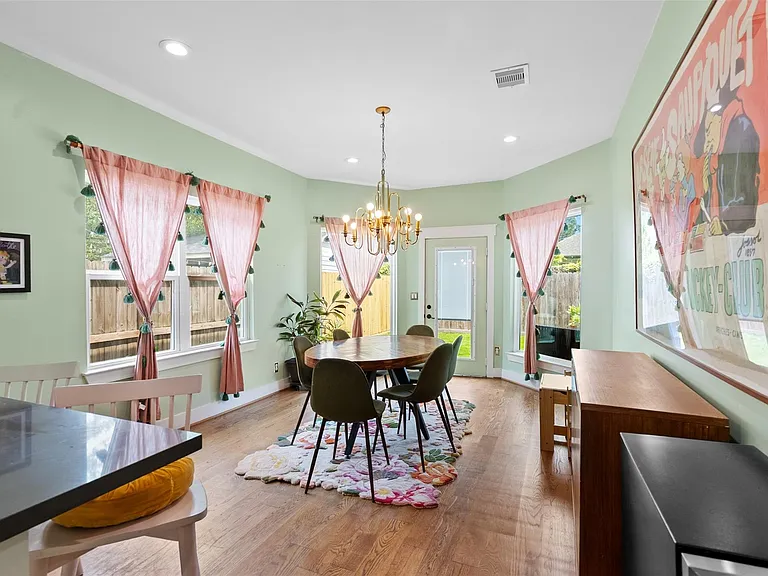4503 McKinney St — Photo 14