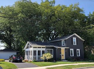 123 S Prairie St, Batavia, IL 60510