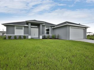 2424 NE 6th Pl, Cape Coral, FL 33909