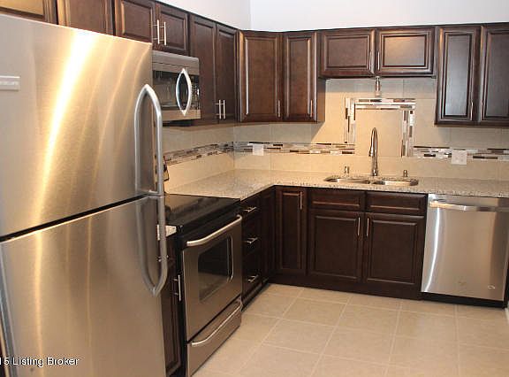 2nd image of 8133 Lake Ave