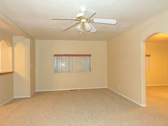 4th image of 1018 Navajo Dr