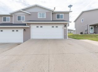 1310 Sorrento Cir, Bismarck, ND 58501