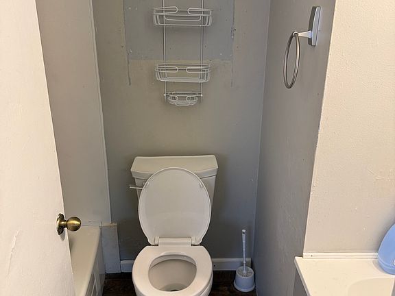 4th image of 802 N 3rd St #2