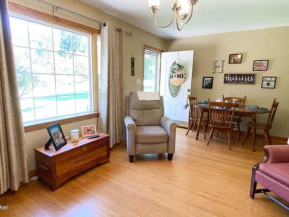 2nd image of 1082 Forrest View Dr