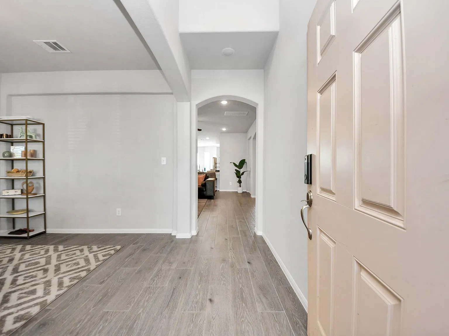 4 bed, 3.5 bath, 2193 sqft, $2,750 — Photo 2