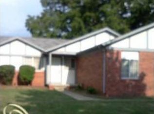 11394 Levan Rd, Livonia, MI 48150