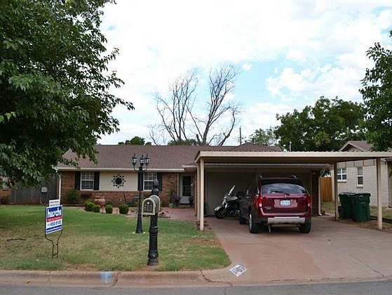 1st image of 613 W Coleman Ave