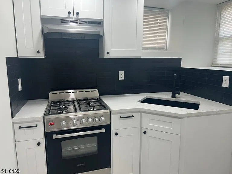 437 Bramhall Ave #1B — Photo 7