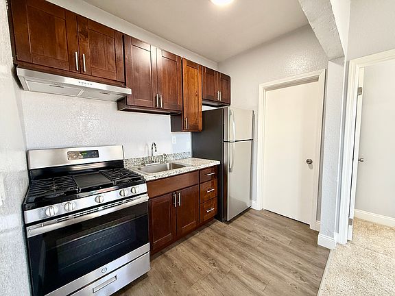 4th image of 629 E 19th St APT 302