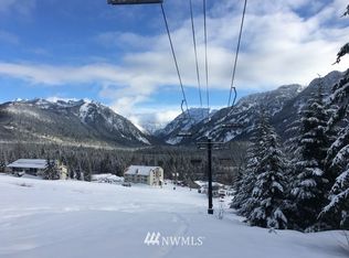 221 Hyak Dr E #203, Snoqualmie Pass, WA 98068