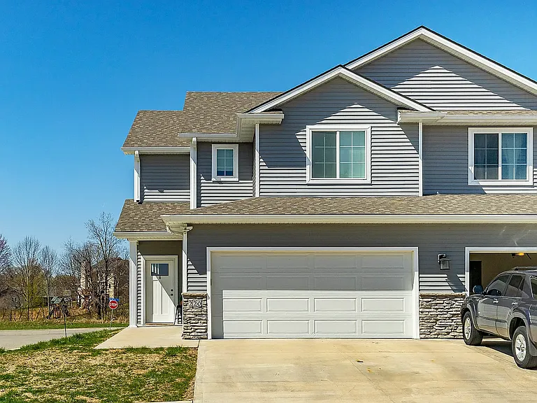 220 Amberwood Dr — Photo 13