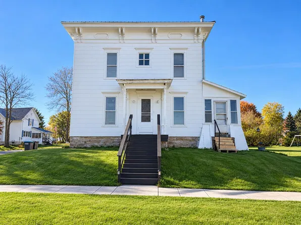 409 Franklin St, Hammond, NY 13646