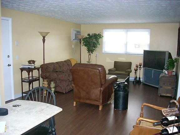 4th image of 1306 Fairlawn Ave