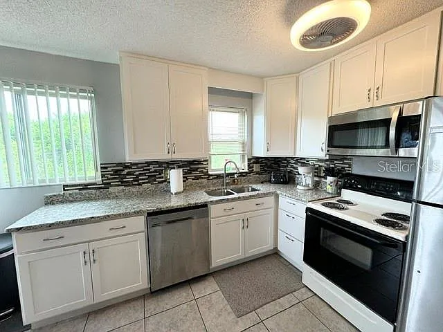 2 bed, 2.0 bath, 980 sqft, $2,000 — Photo 2