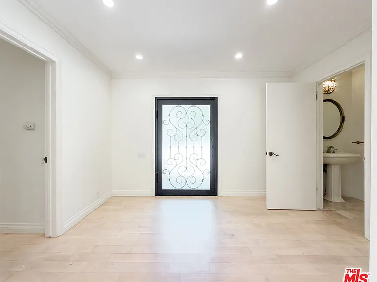 1094 Garden Ln — Photo 34